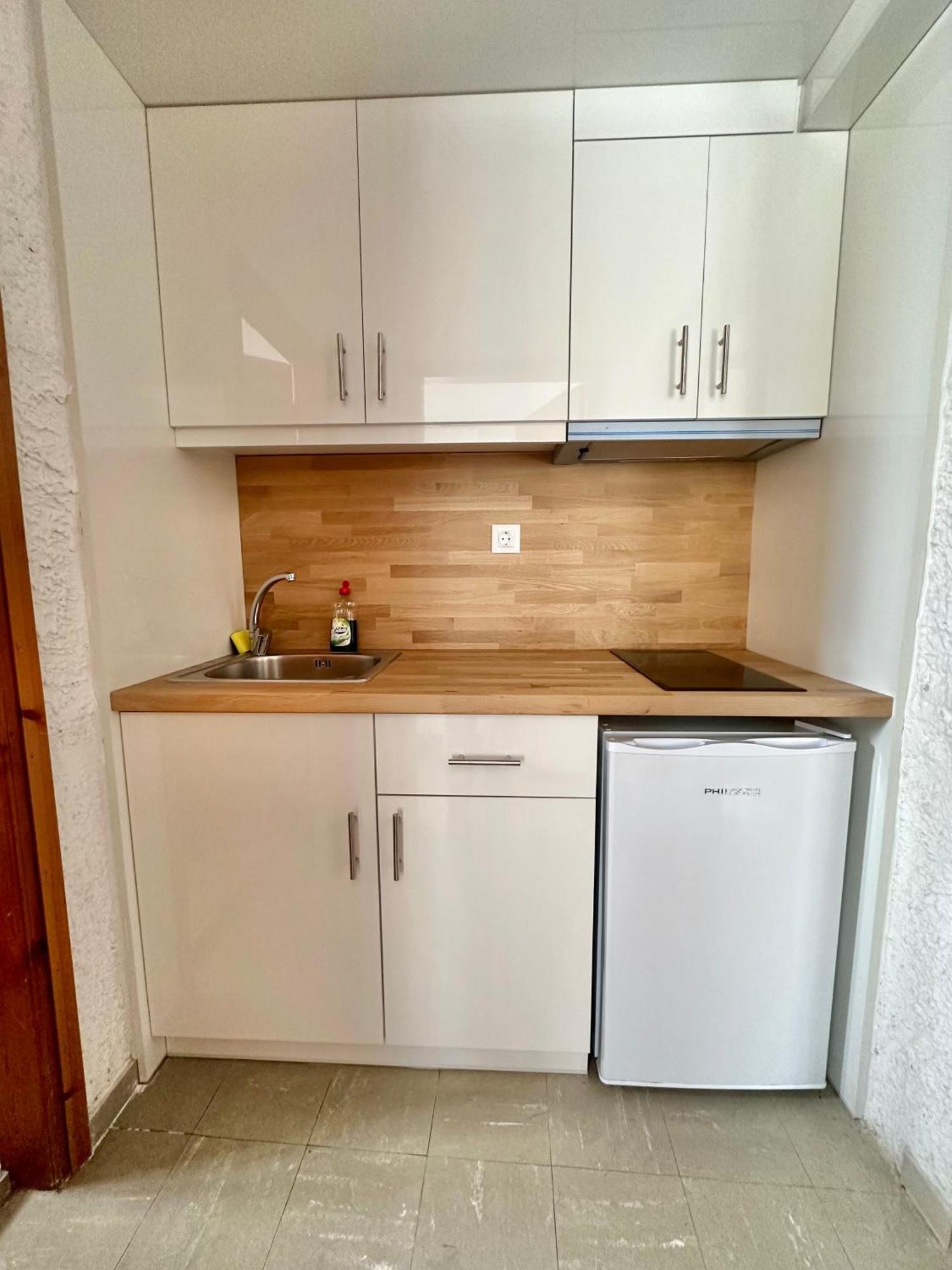 Katerina Apartments เนออส ปีร์กอส ห้อง รูปภาพ