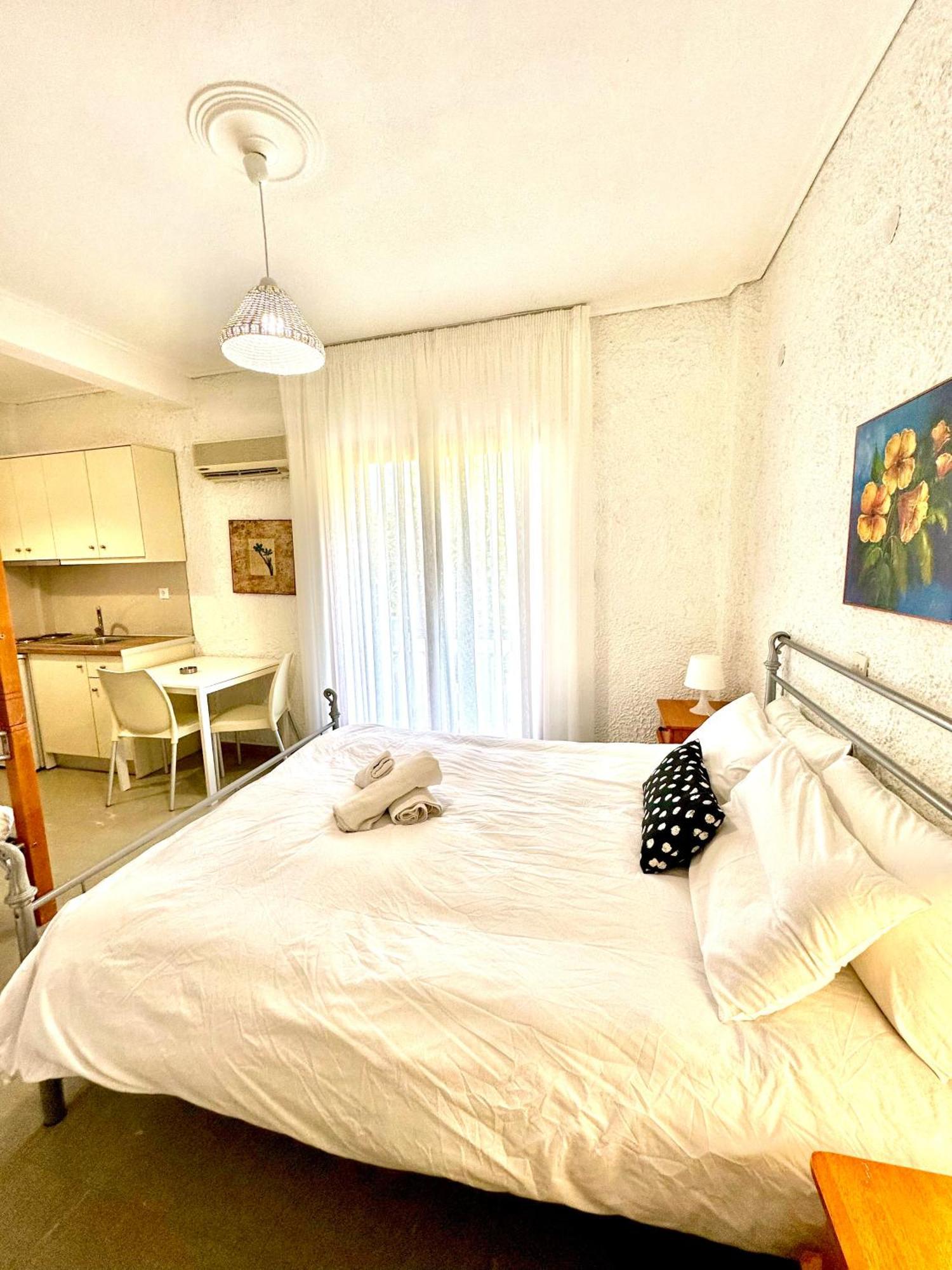 Katerina Apartments เนออส ปีร์กอส ห้อง รูปภาพ