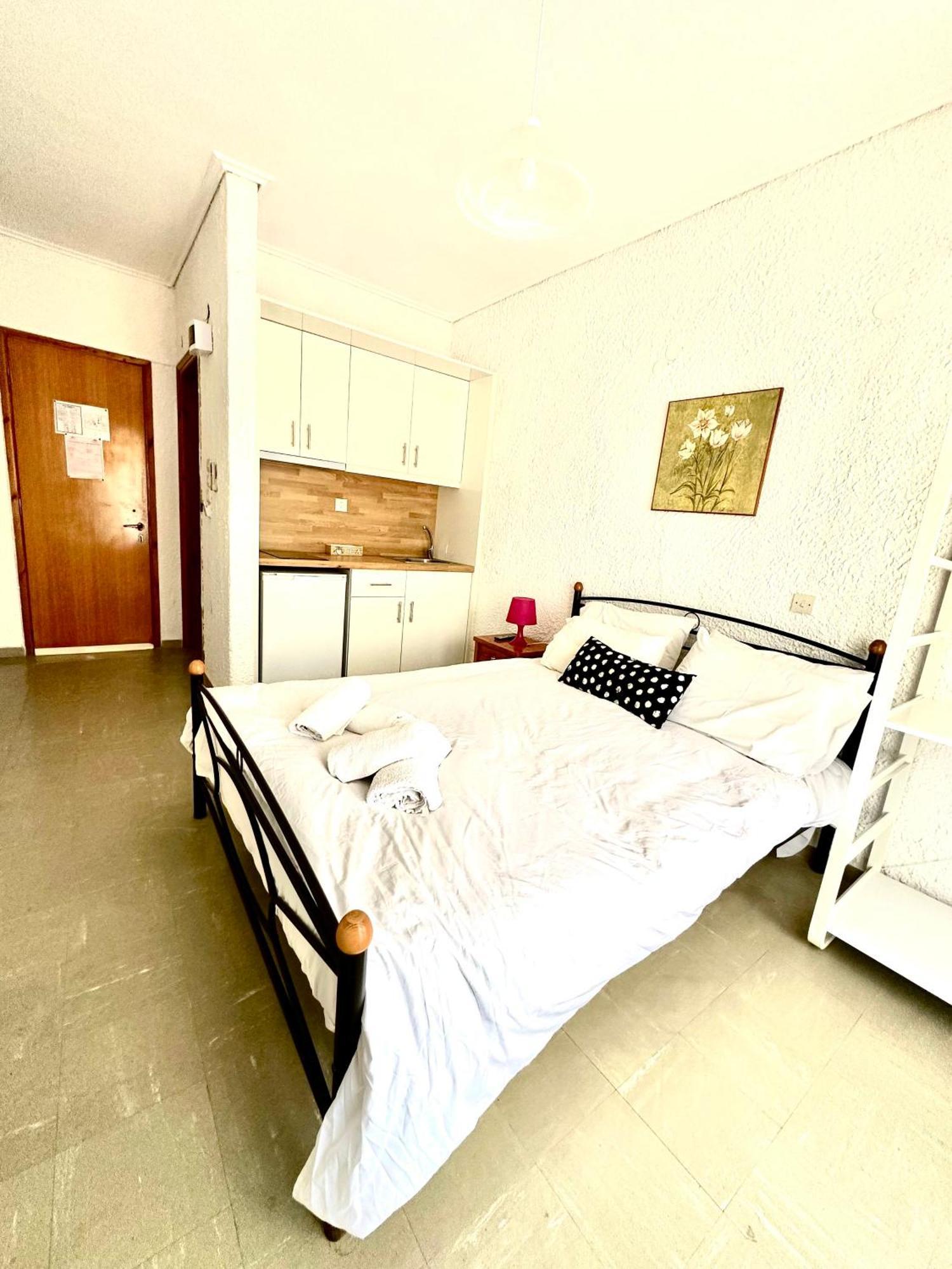 Katerina Apartments เนออส ปีร์กอส ห้อง รูปภาพ